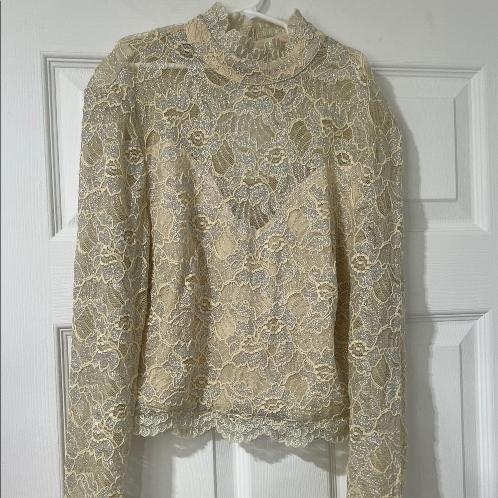 bebe Lace Crop Top in Cream and Gold